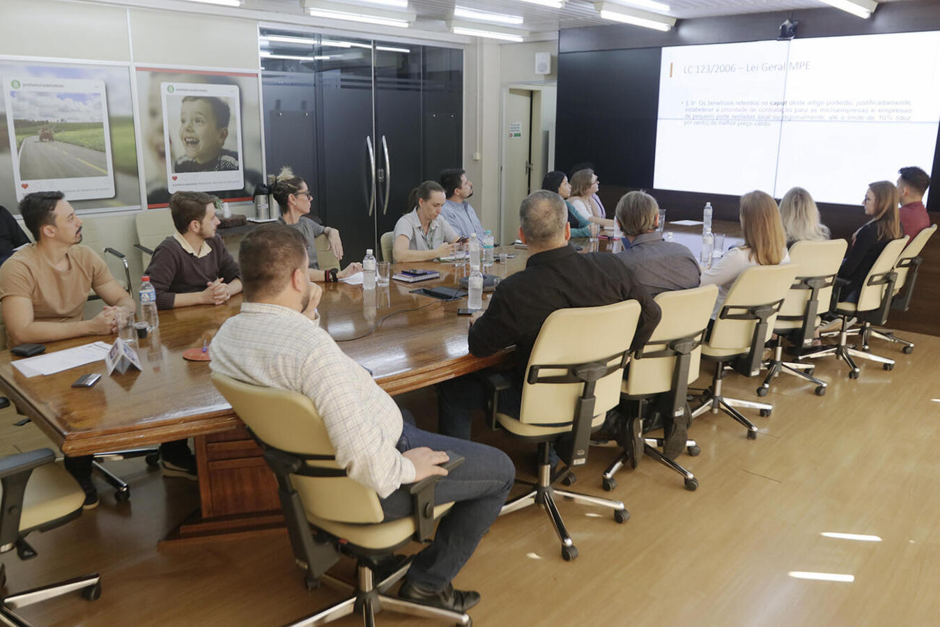 Encontro na Sala de Reuniões do Gabinete do Prefeito ocorrido na tarde desta terça-feira (21) estabeleceu cronogramas e metas para etapas de implementação