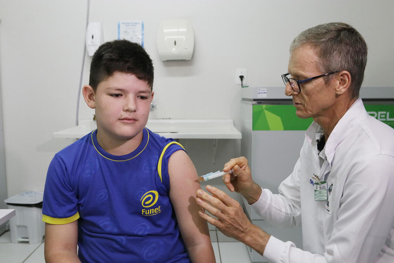 Focada em pessoas com idade entre 10 e 14 anos, campanha iniciou-se hoje (2) em 6 UBS e chegará a todas as unidades da cidade e do interior até semana que vem