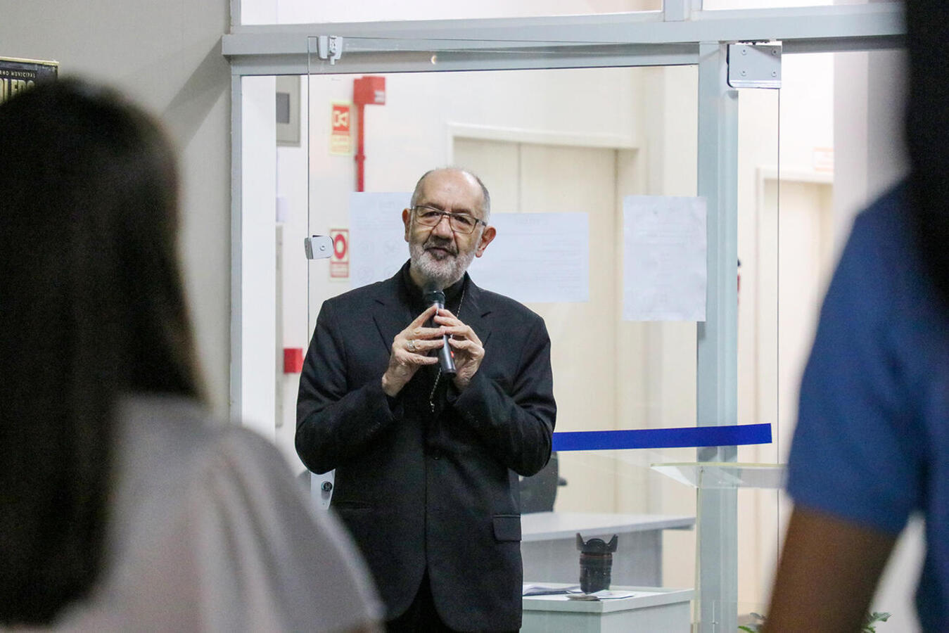 Com o título “Ontem, hoje e sempre”, a mostra apresenta elementos que marcaram os 65 anos da Diocese de Toledo; vernissage ocorreu na noite de segunda-feira (10)