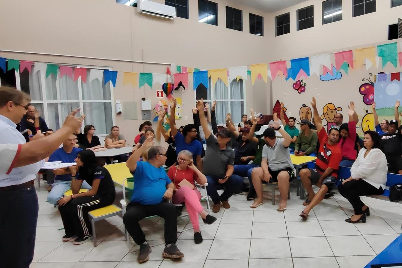 Decisão foi tomada em audiência pública realizada na noite desta quarta-feira (19) no Cmei Rosane Fontes, após apresentação de proposta elaborada pelo Deptrans