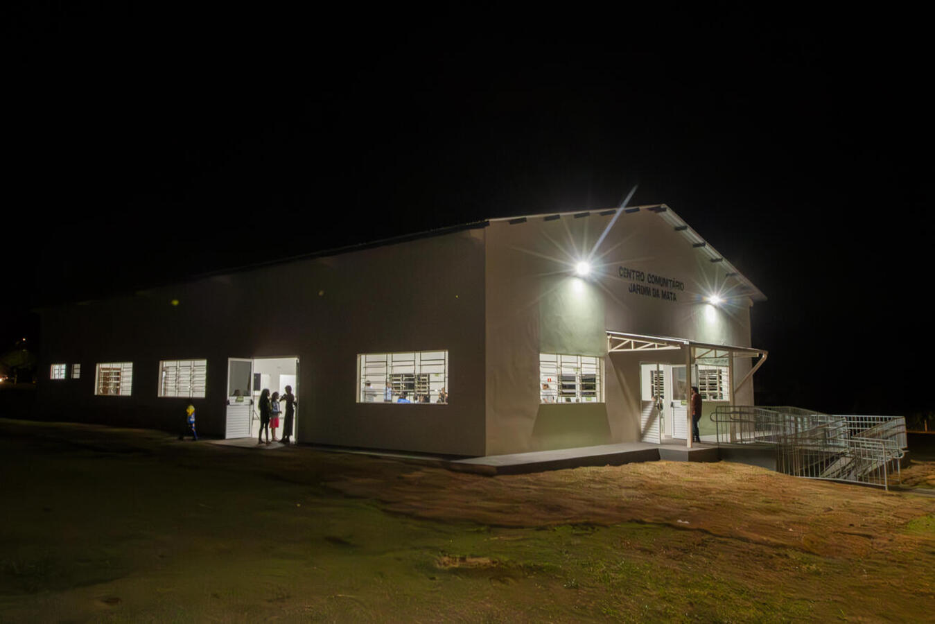 Momento aguardado há anos, entrega do equipamento público ocorreu na noite desta terça-feira (18) em solenidade que marca conclusão da obra