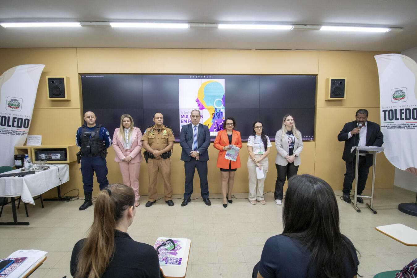 A abertura do IV Seminário Mulheres em Foco aconteceu nesta terça-feira (18) na Escola de Administração Pública do Município de Toledo 