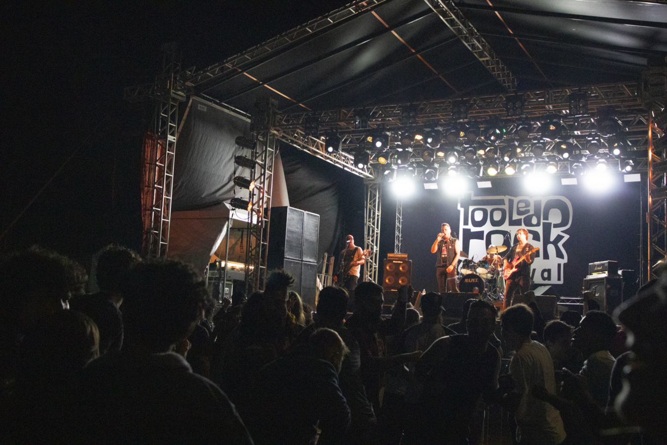 Com 17 bandas de renome regional e nacional no line up, evento atraiu cerca de 2.000 pessoas ao Parque Luiz Cláudio Hoffmann (Parque do Povo)