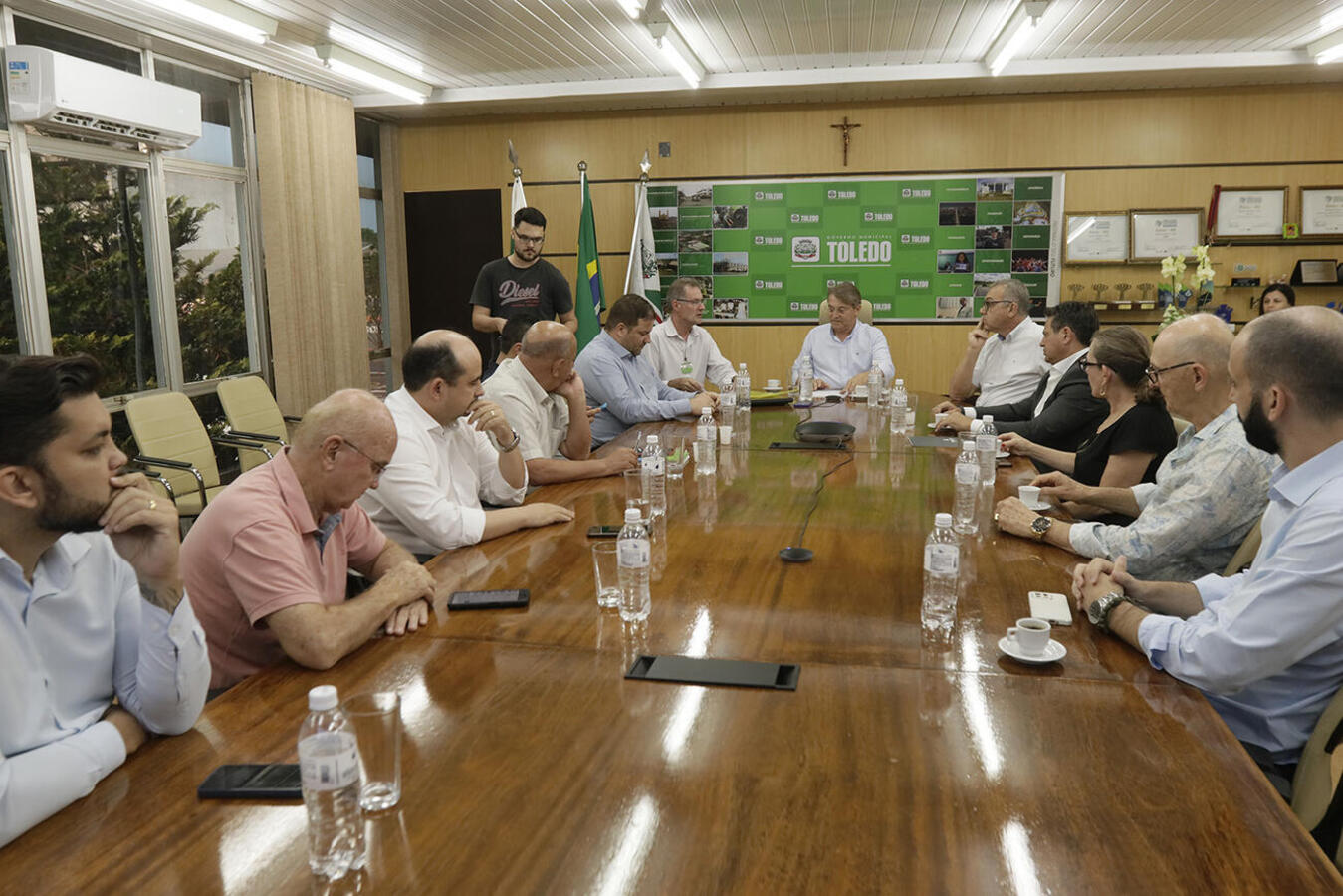 Reunião de transição ocorreu de forma rápida na Sala de Reuniões do Gabinete do Prefeito