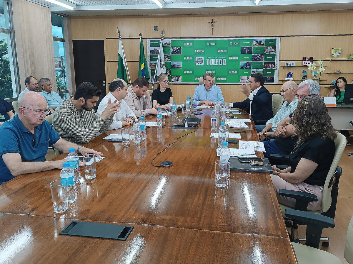 No primeiro dia os técnicos da Smed apresentaram dados relacionados ao transporte escolar, estrutura, calendário, kit de materiais e materiais didáticos