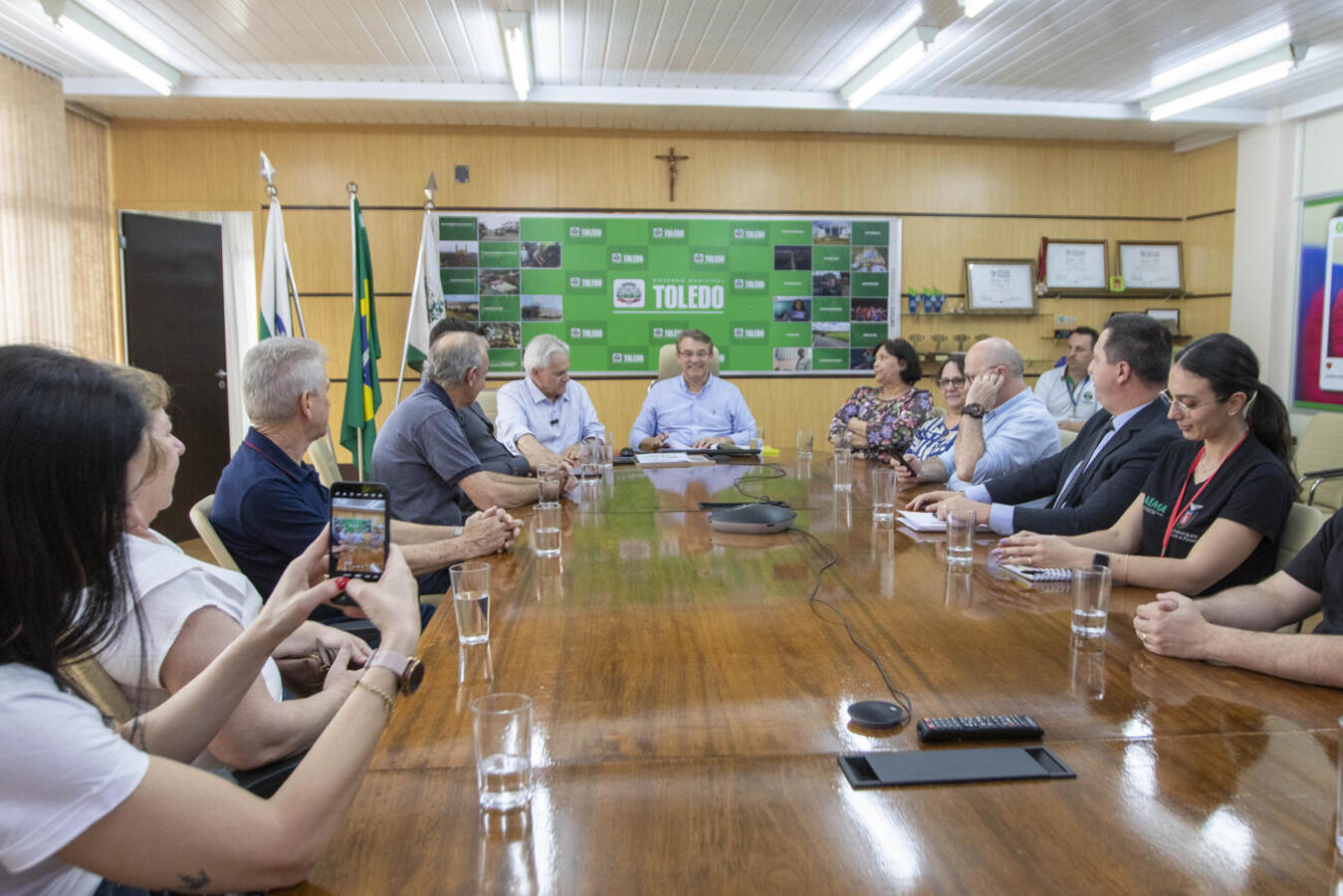 A Lei Nº 2.775 que autoriza a concessão de uso do imóvel foi assinada na tarde de 5 de julho (sexta-feira) na Sala de Reuniões da Prefeitura de Toledo
