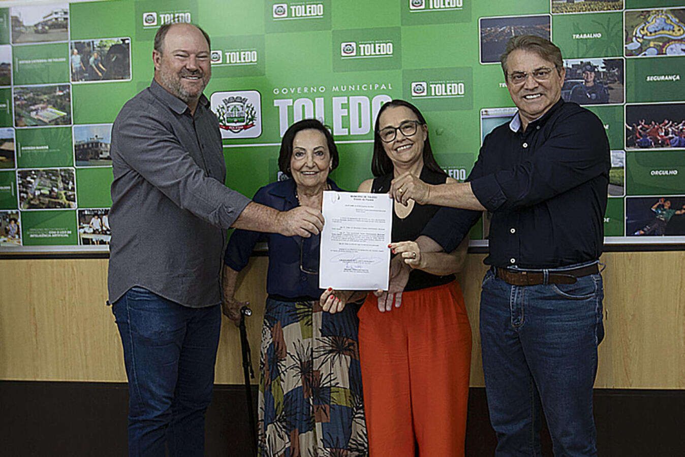 Sanção de lei que denomina o espaço ocorreu na manhã desta segunda-feira (25), em ato que contou com a presença da viúva e da filha do homenageado