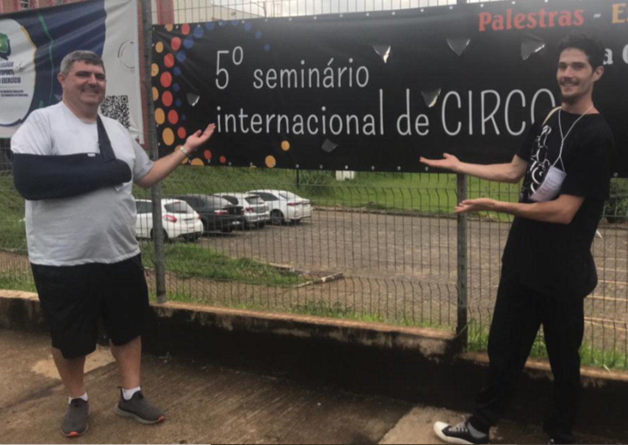 “O Circo da Alegria de Toledo/Pr como Ação Educativa Emancipatória na Defesa dos Direitos Sociais e Humanos” foi apresentado no V Seminário Internacional de Circo