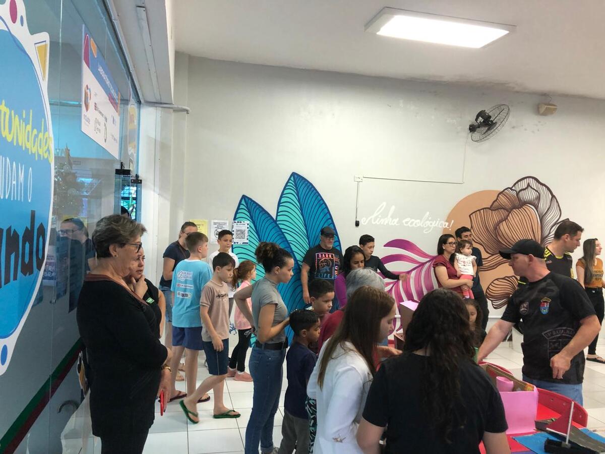 O Include Day marca a conclusão dos cursos de robótica, programação e cultura maker oferecidos para jovens entre 8 e 16 anos ao longo de 2024