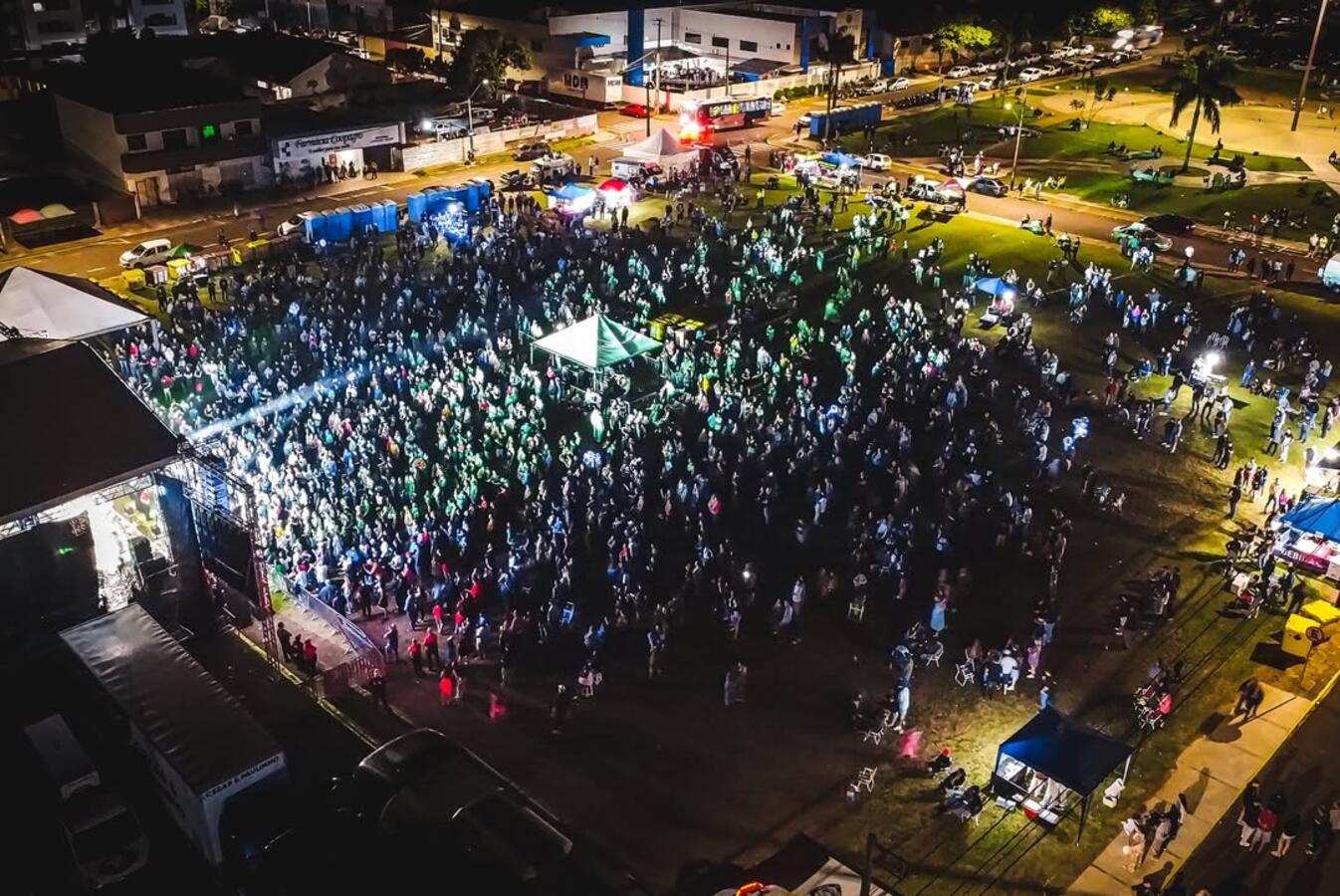 Show na noite desta sexta-feira (13) no Jardim Coopagro integra programação do aniversário de 72 anos de Toledo, que prossegue até amanhã com várias atrações
