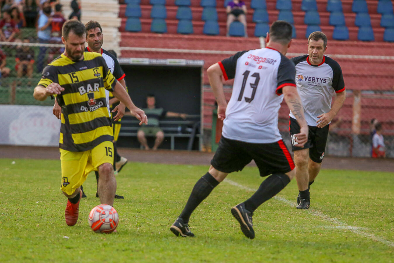 Principal competição de futebol sete de Toledo conhecerá neste sábado (14) os campeões deste ano em quatro categorias, que serão premiados com motocicletas