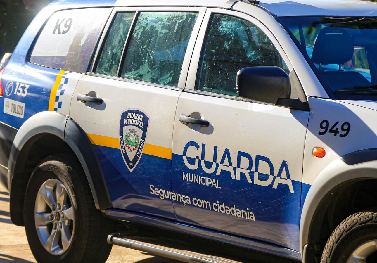 Um homem conduzindo uma motocicleta foi abordado pela Guarda Municipal nesta quarta-feira (8) e acabou confessando que comprou sua CNH para os oficiais