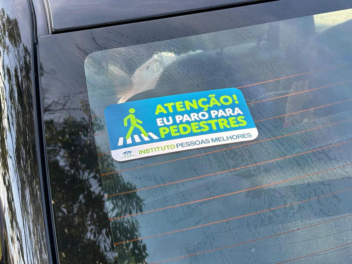 Secretaria de Segurança e Mobilidade Urbana,por meio da Guarda Municipal, realizou uma blitz educativa sobre a campanha “Eu Paro Para Pedestres”
