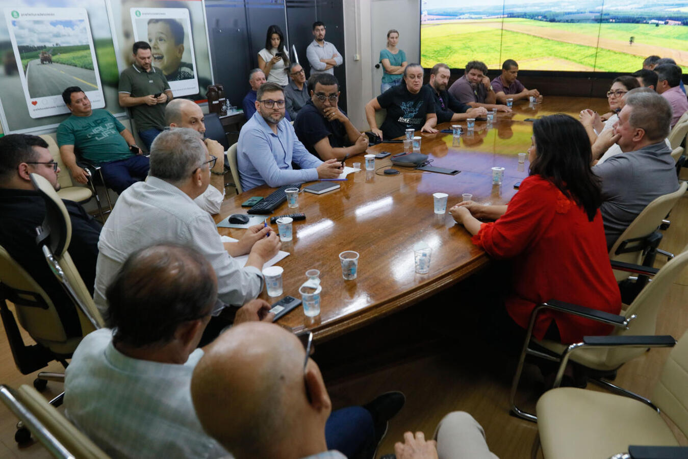 Objetivo do prefeito Mario Costenaro foi mostrar aos vereadores os motivos da reforma que deverá ser encaminhada no retorno das atividades do Legislativo