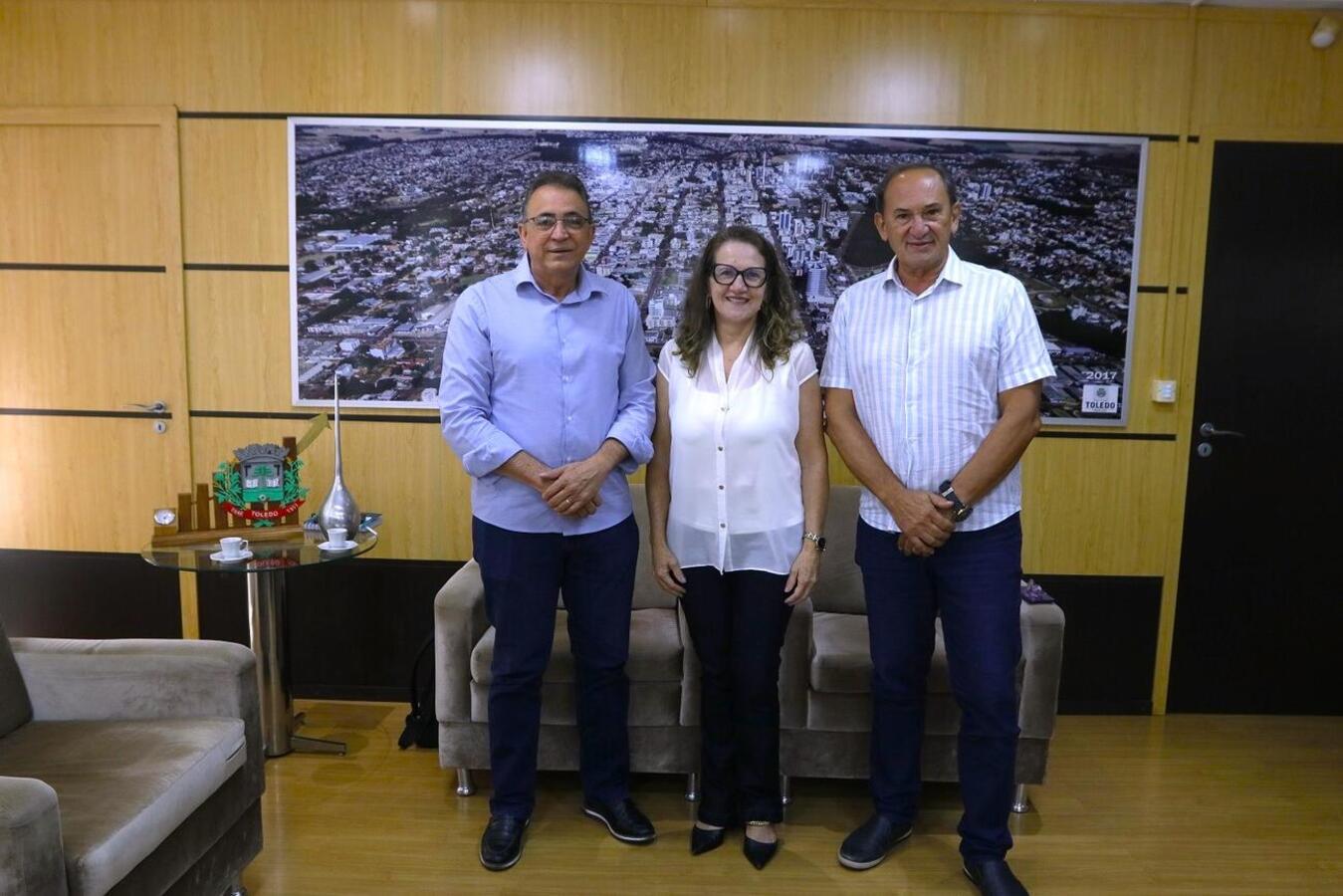 Assuntos de interesse mútuo foram tratados, na manhã desta quarta (22), em encontro entre o vice-prefeito, a secretária municipal da Educação e o chefe do NRE