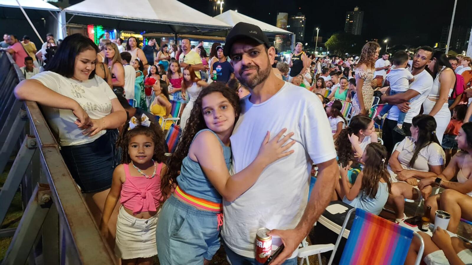 Cerca de 70 mil pessoas estiveram no Parque Ecológico Diva Paim Barth para prestigiar o tradicional réveillon, que teve queima de fogos com 16 minutos de duração