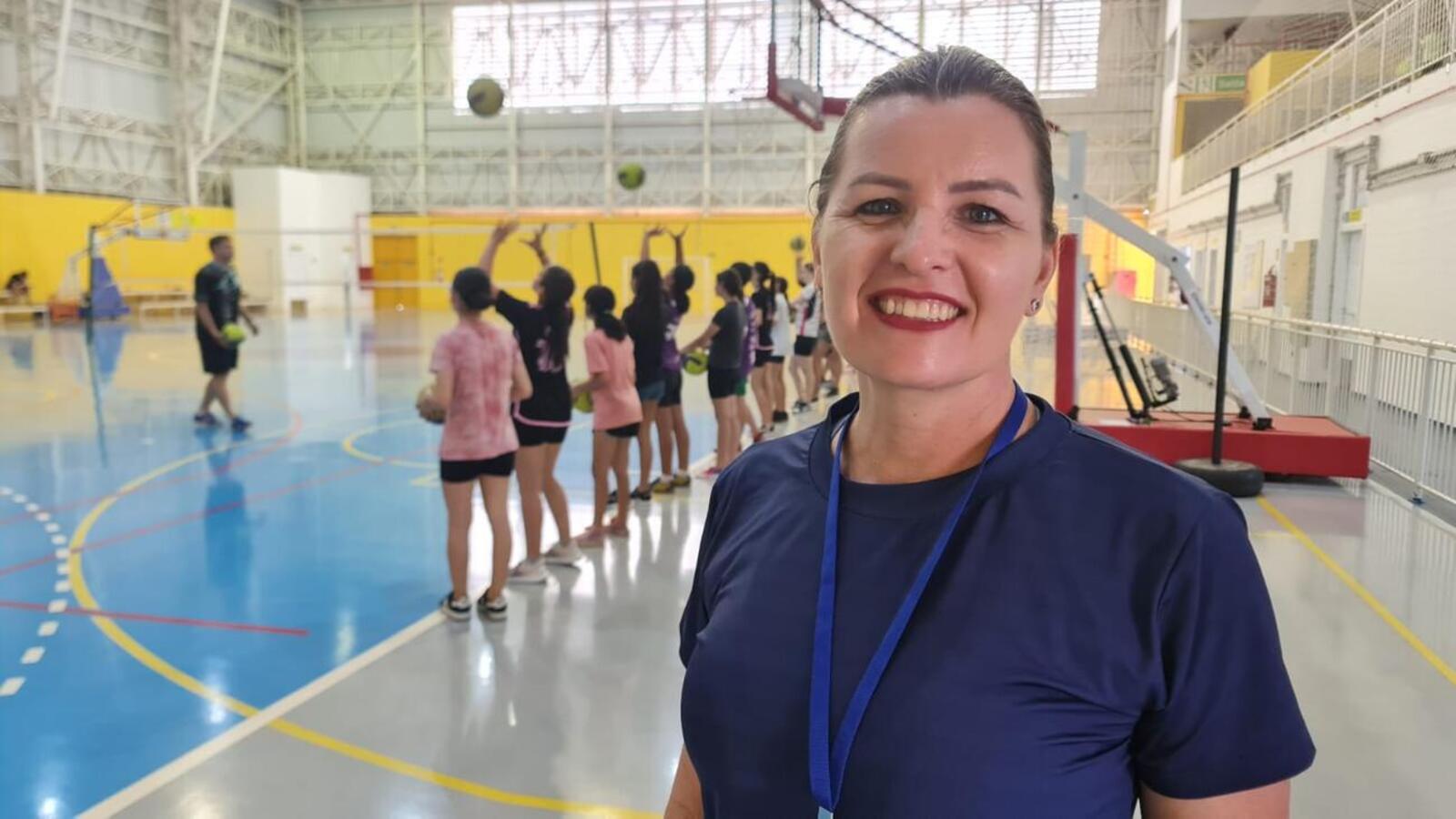 O Centro de Iniciação ao Esporte realiza atendimento de segunda a sexta-feira nos três turnos. São modalidades para atender desde os sete anos até os idosos