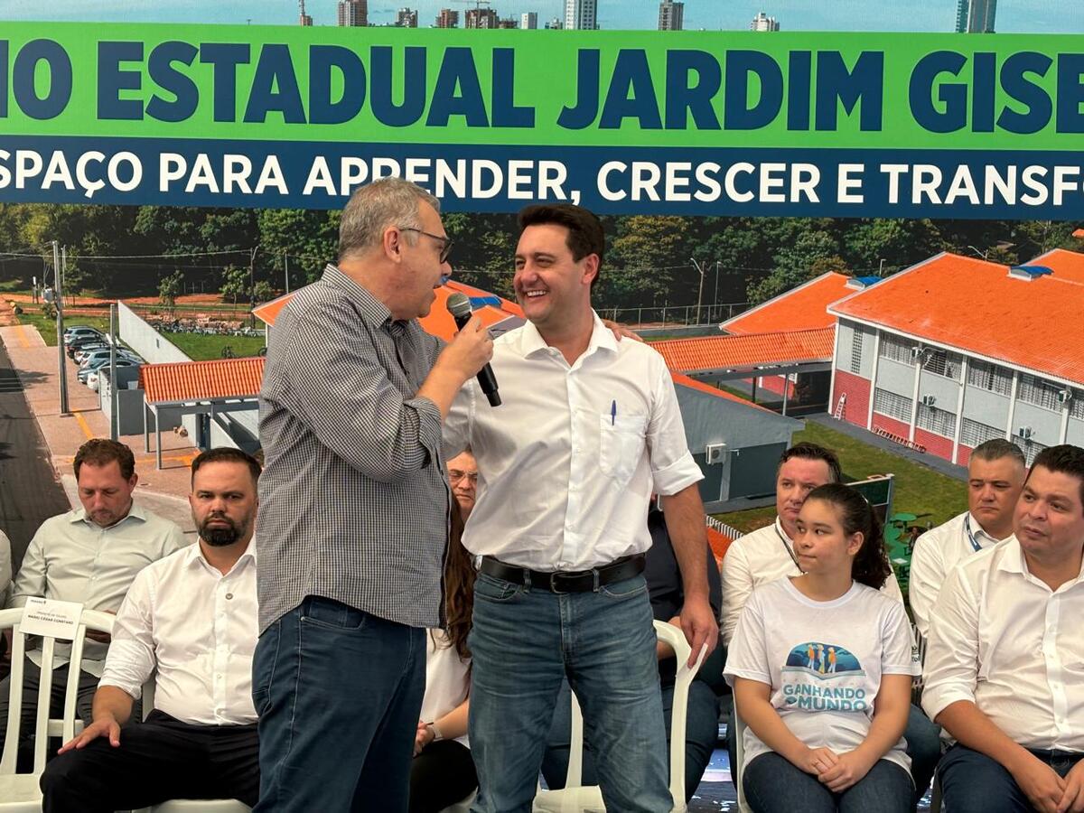 Colégio Estadual Jardim Gisella foi entregue pessoalmente pelo governador do Paraná e autoridades estaduais e municipais