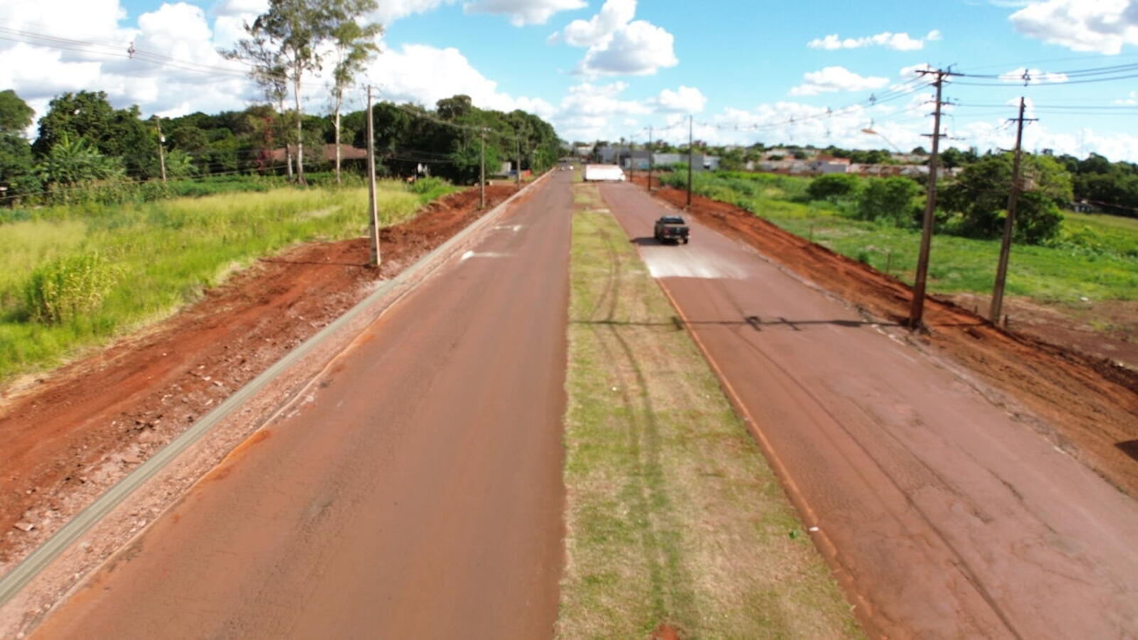Obras de recuperação do asfalto, construção de calçadas, meio-fio e canteiro central e a instalação de galerias pluviais mudarão o cenário no Grande Coopagro