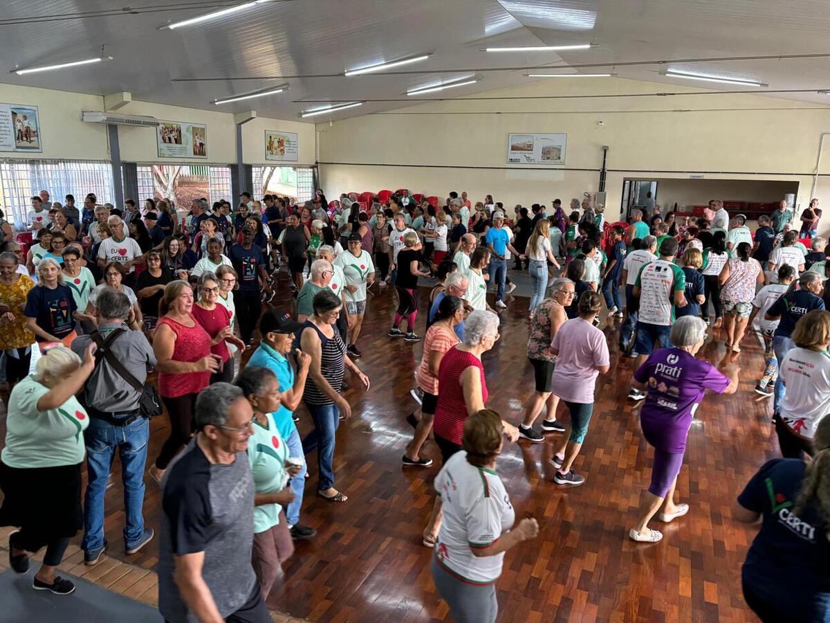 Mais de 400 pessoas que frequentam o Certi participaram da cerimônia de abertura das atividades para o ano