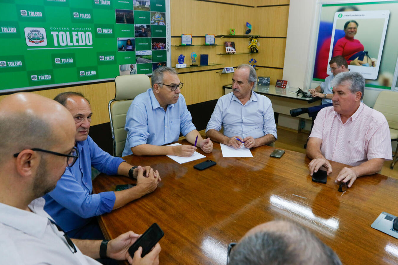 Integrantes dos governos Mario Costenaro e Renato Silva, da Acit e da Acic conversaram, nesta quinta (6), sobre temas em comum entre os dois municípios