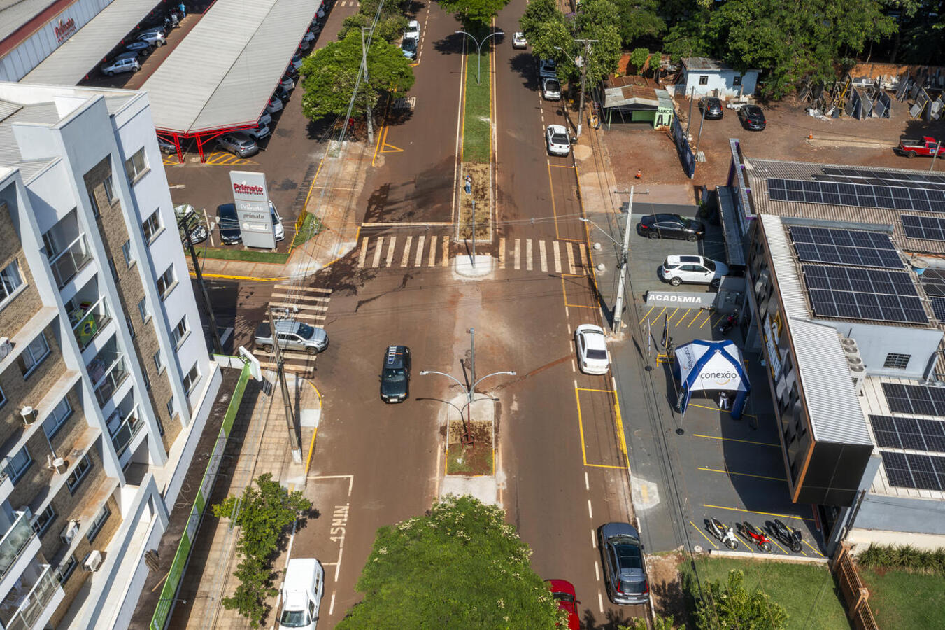 A Secretaria de Segurança e Mobilidade Urbana iniciou as obras para a instalação de um semáforo no cruzamento da Avenida Maripá com a Rua Costa e Silva