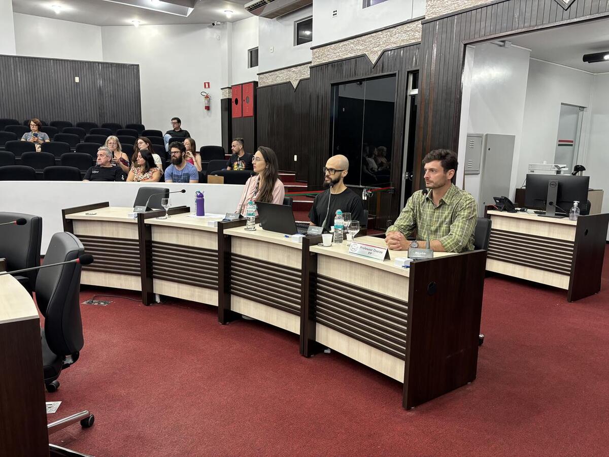 Execução físico-orçamentária do 3º quadrimestre de 2024 foi apresentada pela equipe da Secretaria na manhã desta sexta-feira (28), no Plenário da Casa de Leis