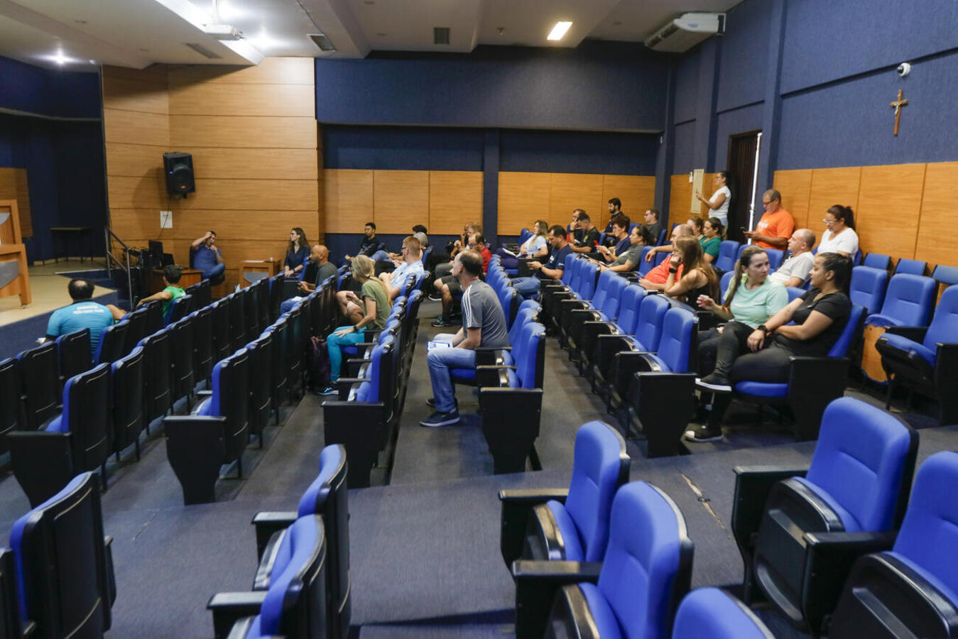 Nesta terça-feira (25), a Secretaria de Esportes e Lazer realizou um Congresso Técnico com diretores, professores e coordenadores de escolas do município