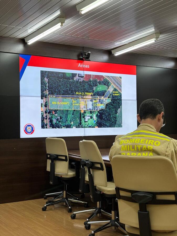 Integrantes da corporação apresentaram demandas, na última sexta (21), na Sala de Reuniões do Gabinete do Prefeito, a representantes da administração municipal
