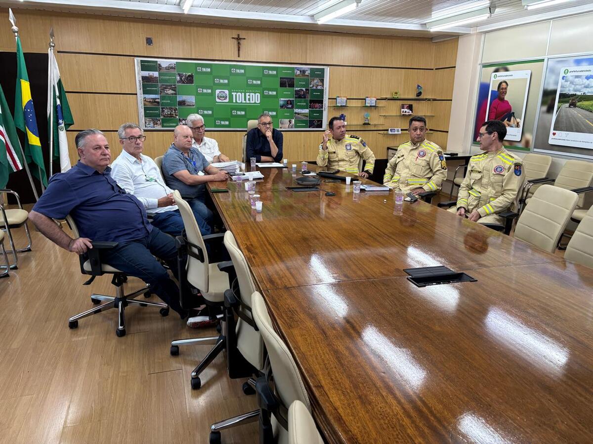 Integrantes da corporação apresentaram demandas, na última sexta (21), na Sala de Reuniões do Gabinete do Prefeito, a representantes da administração municipal