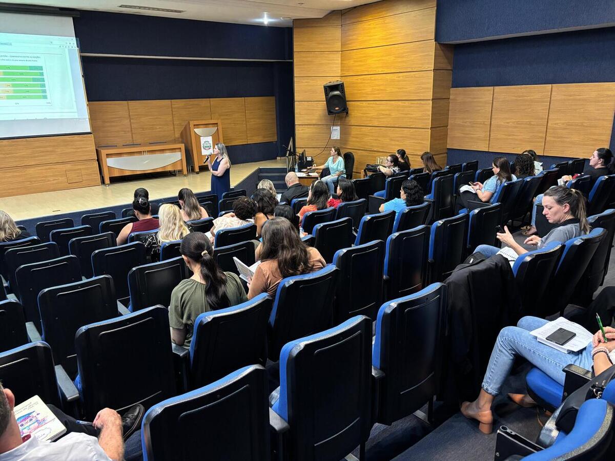 O encontro aconteceu na manhã desta terça-feira (18) e serviu para discutir ações, calendário e o trabalho com a leitura das crianças
