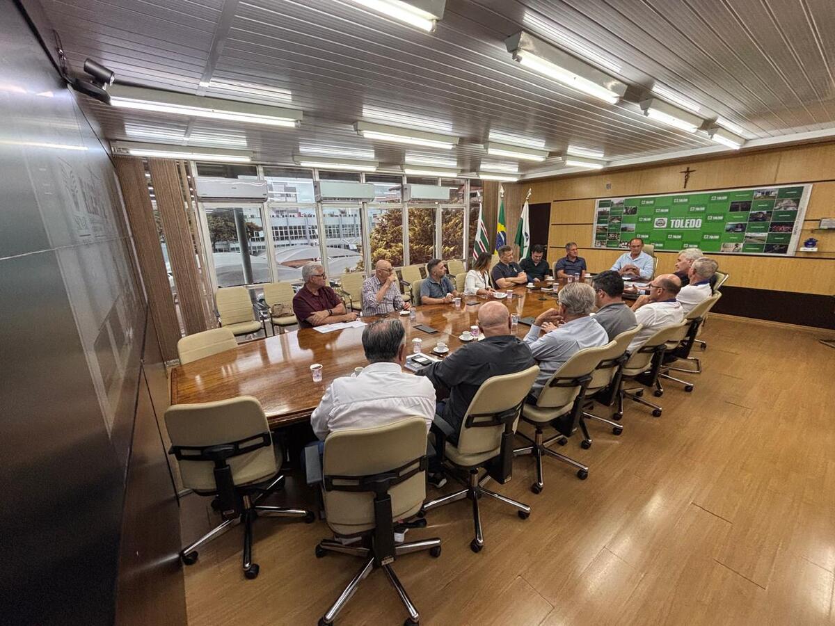 Valor da terra nua foi tema de reunião promovida na tarde desta quarta-feira (12) pela Deseco com associações agropecuárias e trabalhistas do município