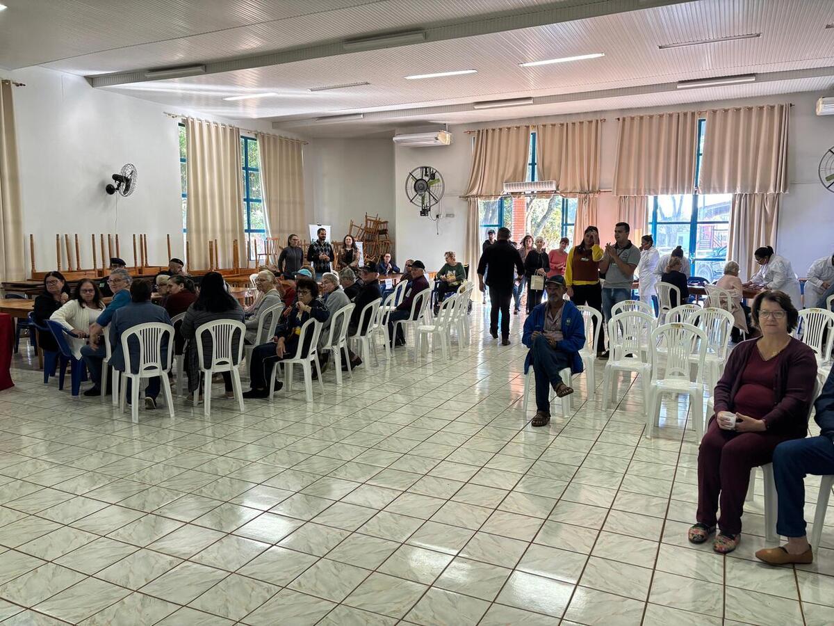 Evento disponibilizou serviços de saúde, meio ambiente, trânsito, habitação, entre outros