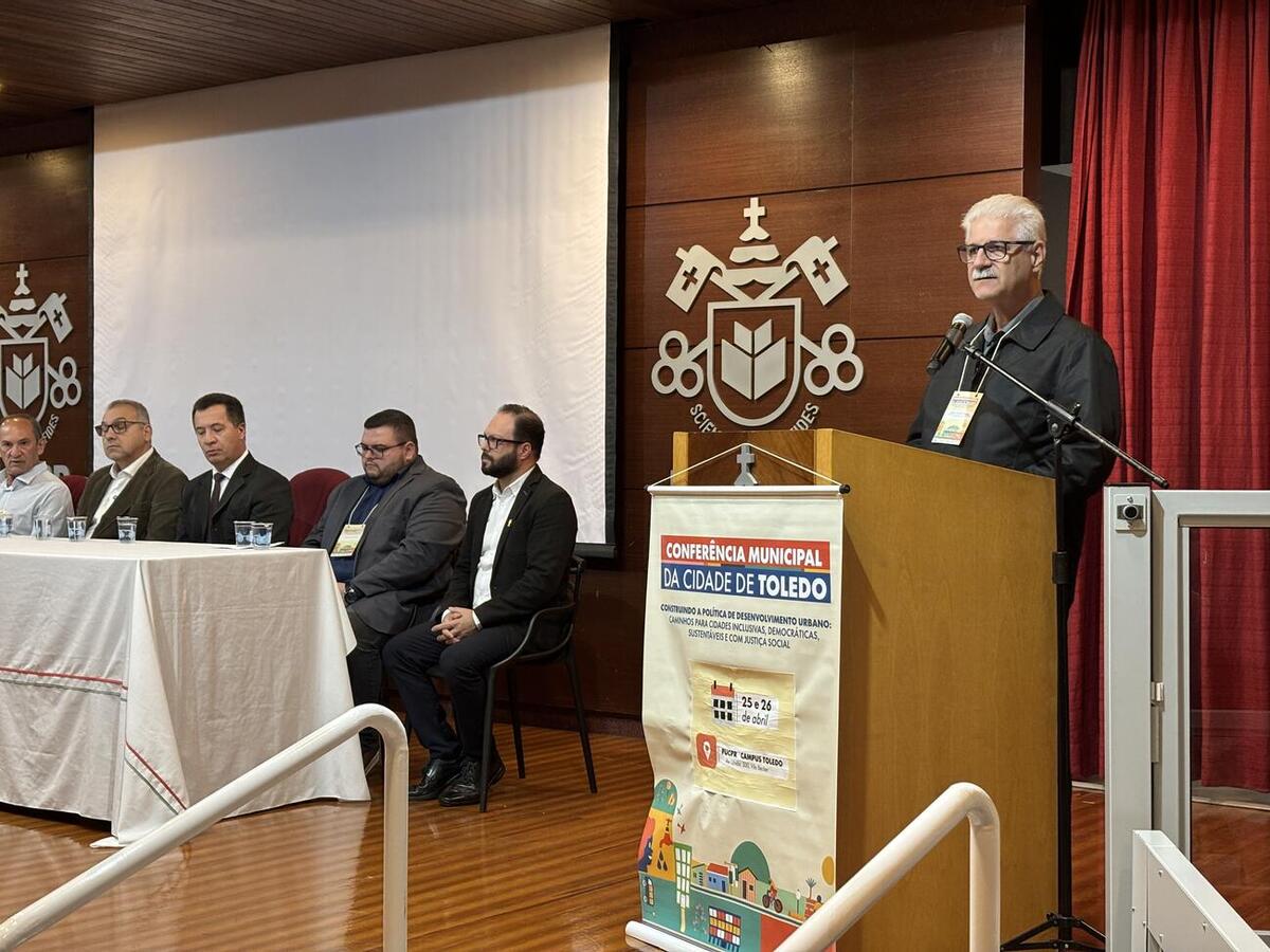 Foi realizada palestra sobre planejamento urbano, em cerimônia com diversas autoridades municipais