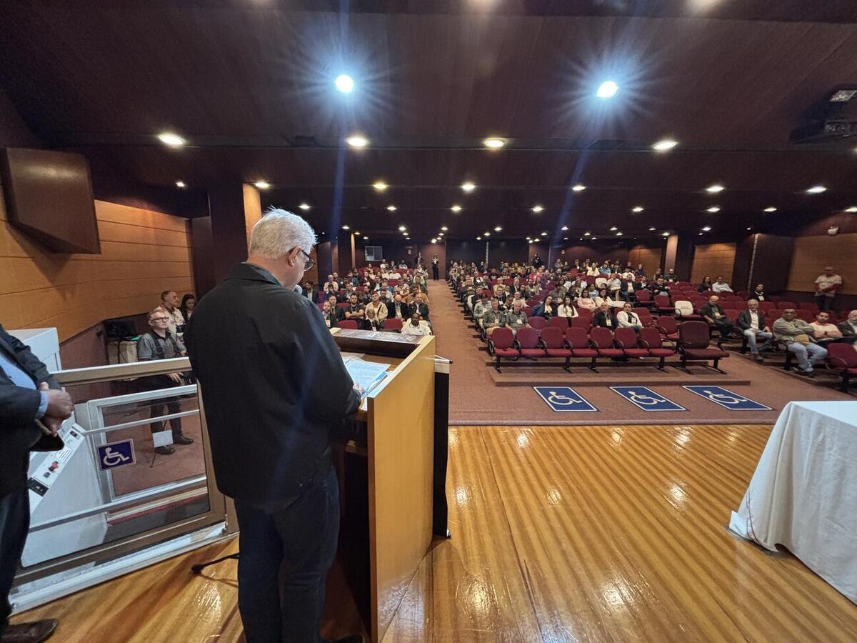Foi realizada palestra sobre planejamento urbano, em cerimônia com diversas autoridades municipais