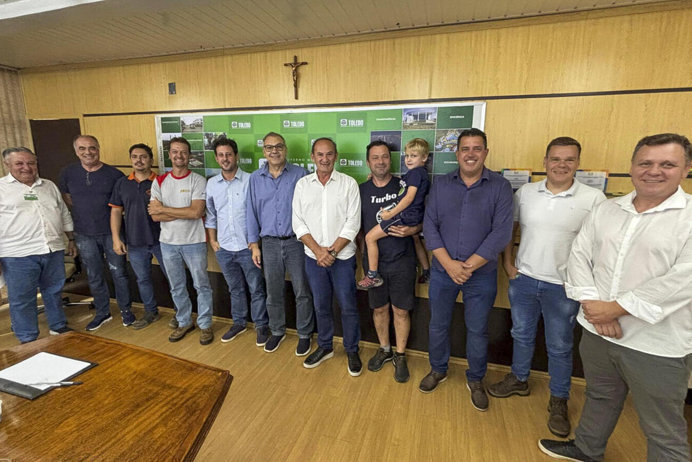 Representantes da Associação dos Pilotos de Kart de Toledo se reuniram com o prefeito Mario Costenaro e apresentaram até um projeto do novo circuito