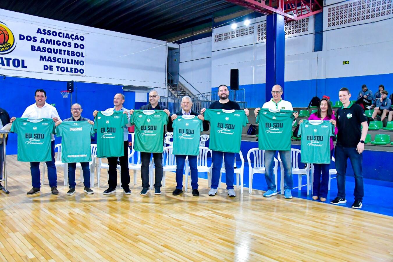 A abertura oficial dos jogos aconteceu na noite desta quinta-feira (24) no Ginásio Jaime Zeni com as delegações do Paraná, Santa Catarina e Rio Grande do Sul