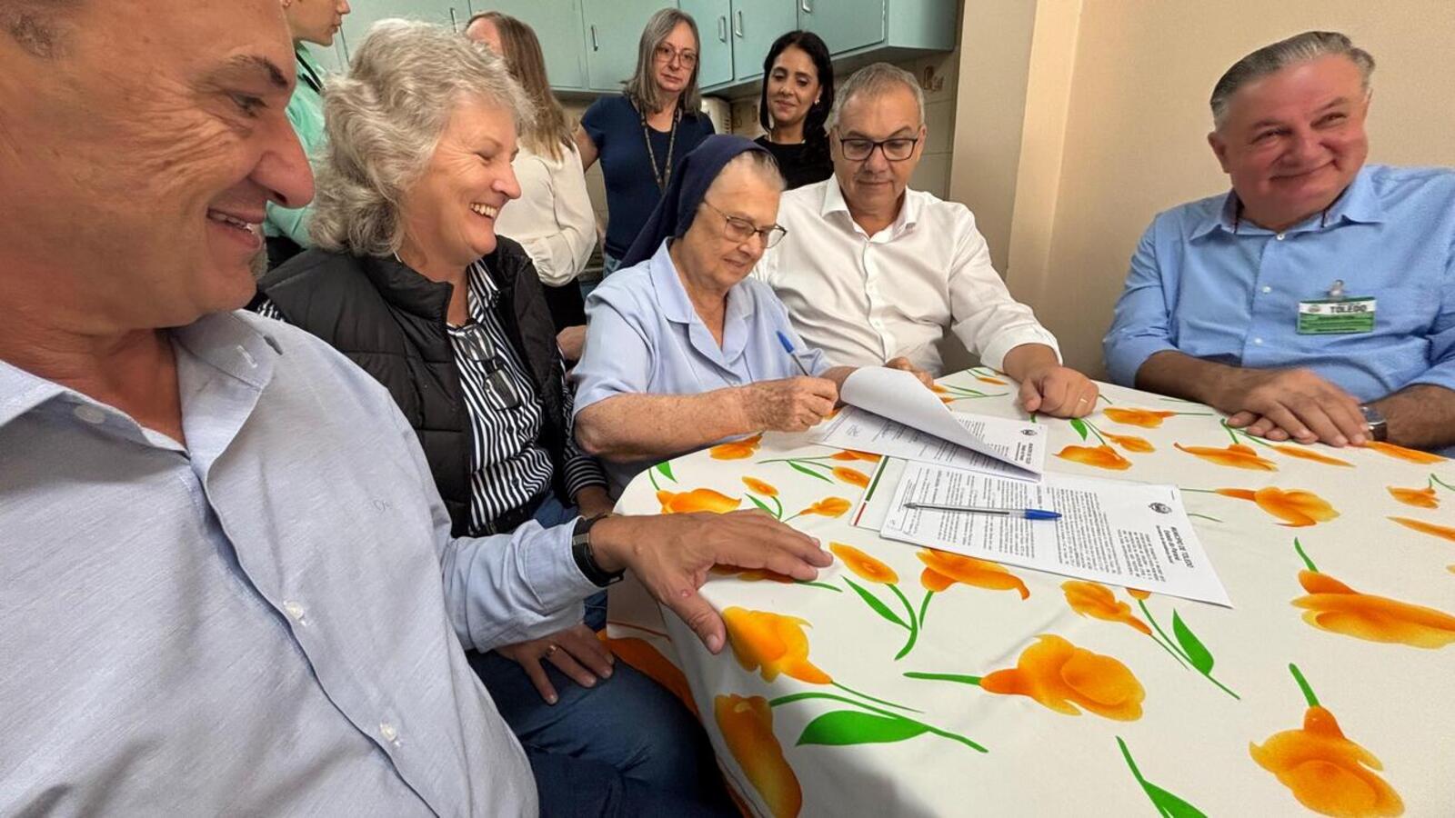 Entidade atende em torno de 300 crianças e adolescentes entre 6 e 17 anos com várias entidades no contraturno escolar 