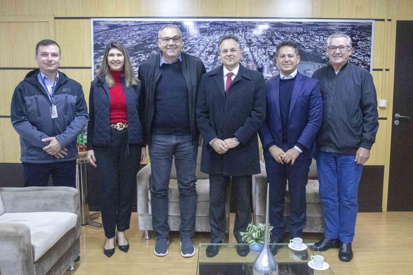 O Desembargador Luiz Osório Moraes Panza esteve em visita diplomática à Toledo e se reuniu com o prefeito Mario Costenaro, nesta sexta-feira (30)