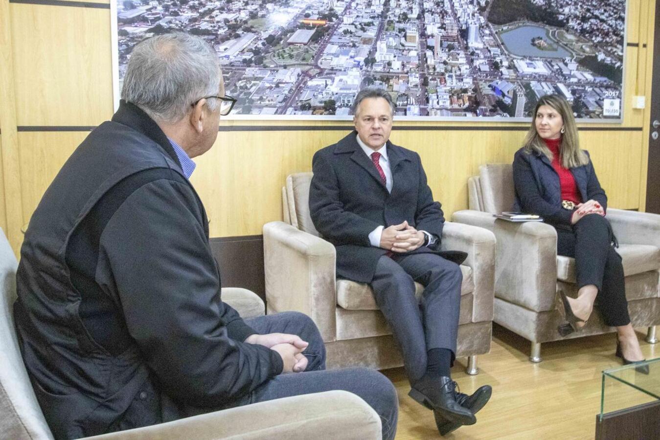 O Desembargador Luiz Osório Moraes Panza esteve em visita diplomática à Toledo e se reuniu com o prefeito Mario Costenaro, nesta sexta-feira (30)