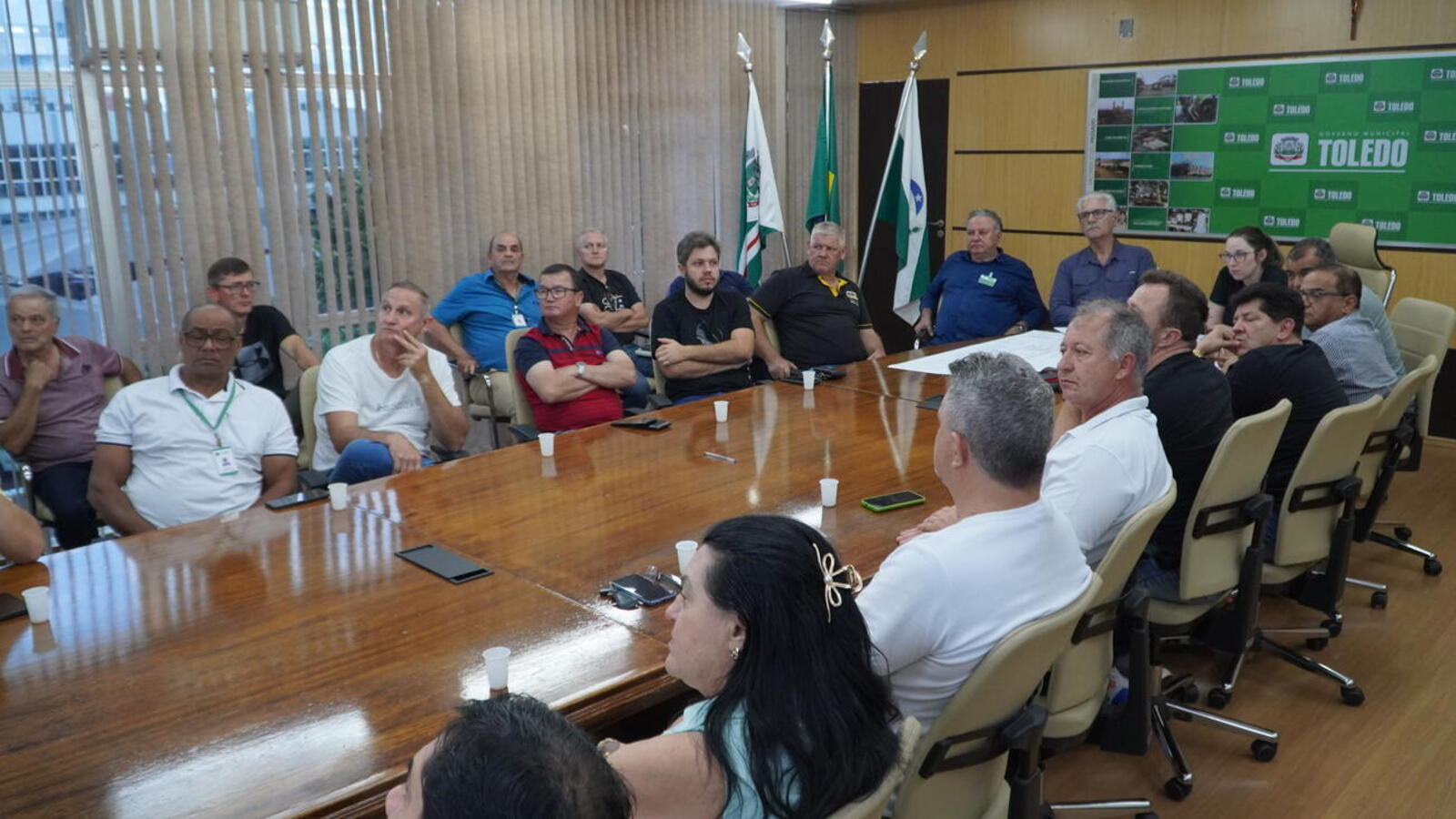 A Secretaria do Planejamento, Habitação, Urbanismo e Mobilidade se reuniu com moradores para explicar sobre o alargamento das vias Giustina Genari e Nelson Dalla Vecchia