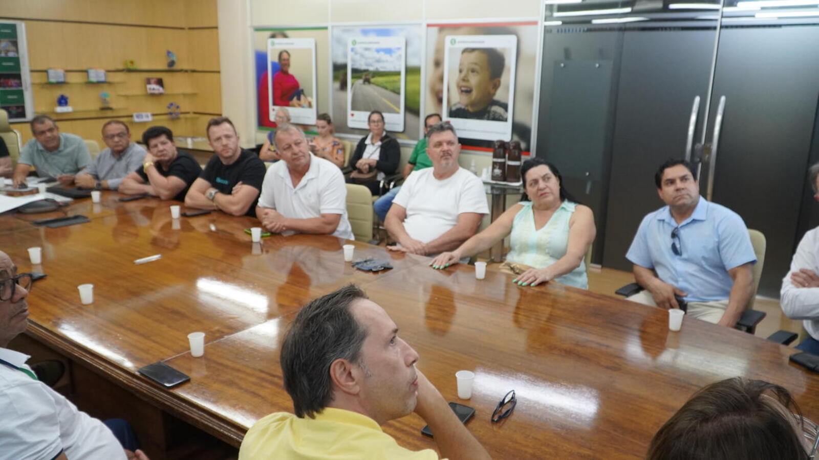 A Secretaria do Planejamento, Habitação, Urbanismo e Mobilidade se reuniu com moradores para explicar sobre o alargamento das vias Giustina Genari e Nelson Dalla Vecchia