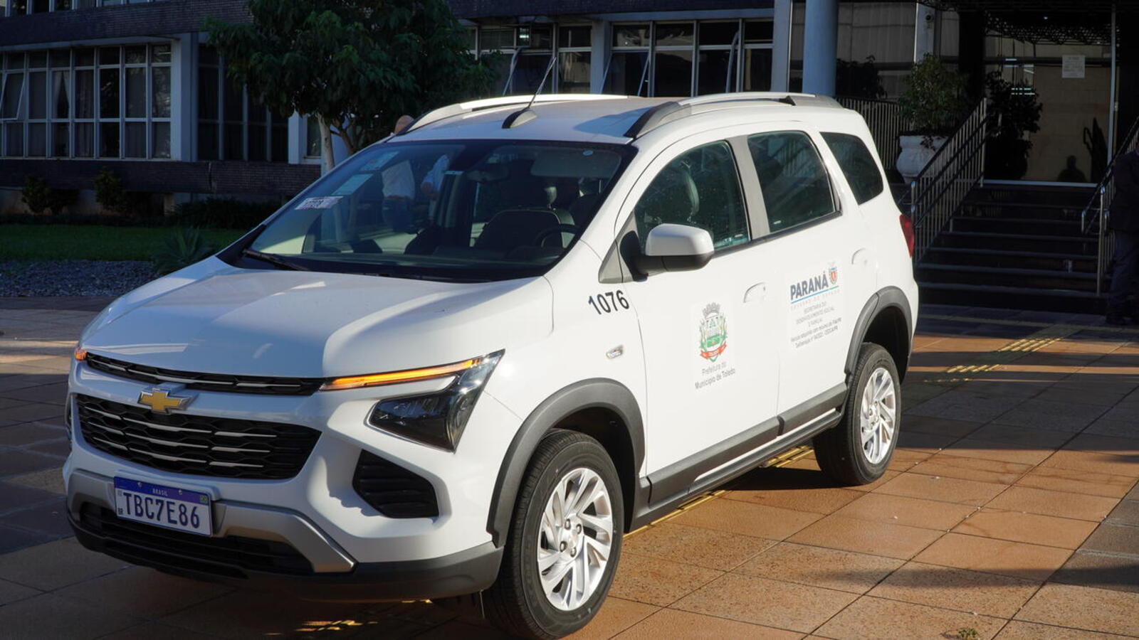 Na manhã desta sexta-feira (23), a chave do novo carro adaptado foi entregue à Secretaria de Assistência Social