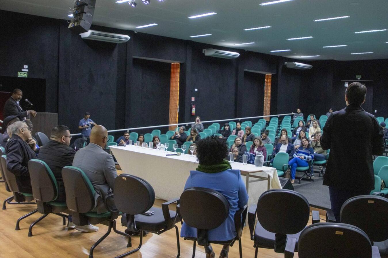 Foram realizadas palestras e apresentação dos selos de certificação para municípios que cumprem metas antirracistas