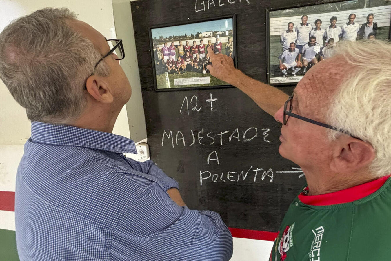 Prefeito Mario Costenaro e o vice Lucio De Marchi participaram da solenidade da entidade que busca resgatar e valorizar a memória do futebol de Toledo