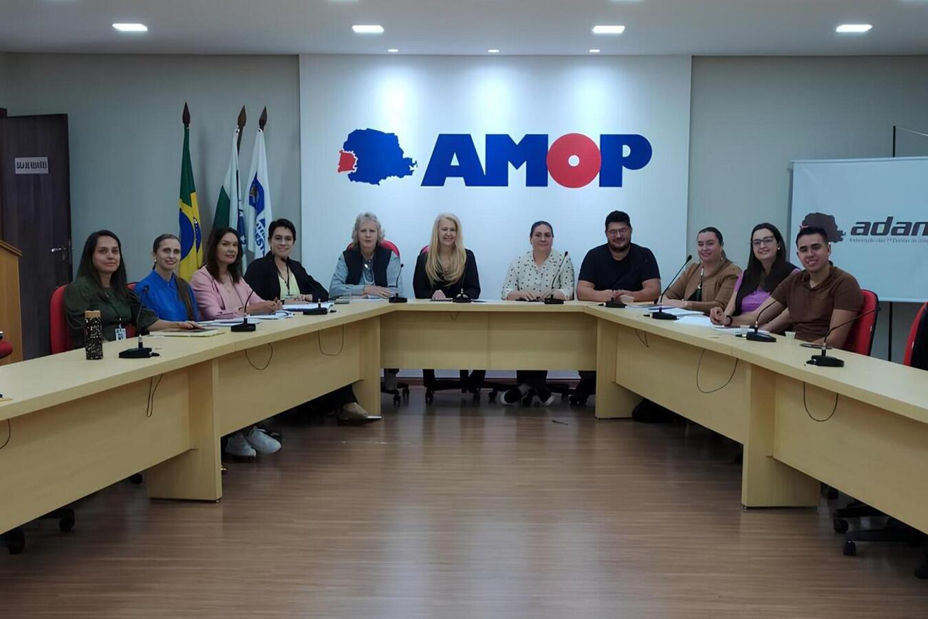 Grupo de trabalho presidido pela secretária de Assistência Social de Toledo, Simone Beatriz Ferrari, esteve reunido na manhã desta segunda-feira (5) na sede da Amop 