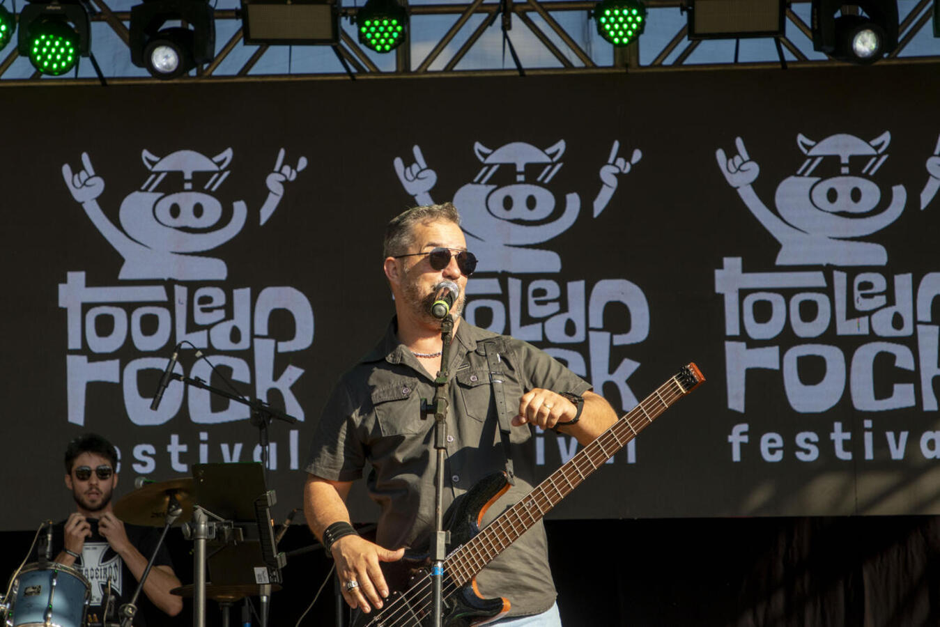Cerca de 8 mil rockeiros prestigiaram o 4º Tooledo Rock Festival e contagiaram boas energias durante os três dias de evento
