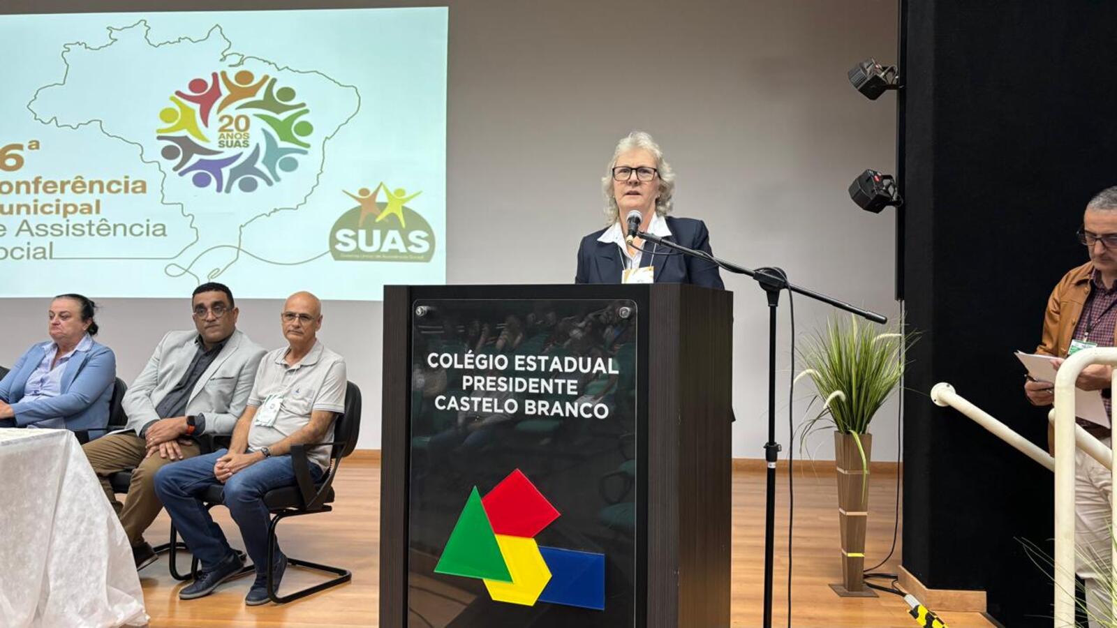 Evento reuniu poder público e sociedade civil para avaliar e propor melhorias ao SUAS no município