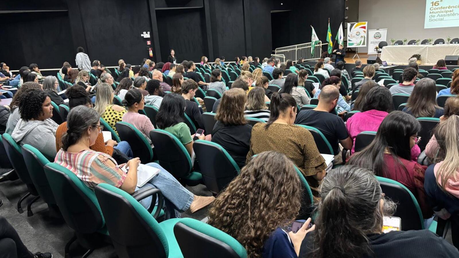 Evento reuniu poder público e sociedade civil para avaliar e propor melhorias ao SUAS no município