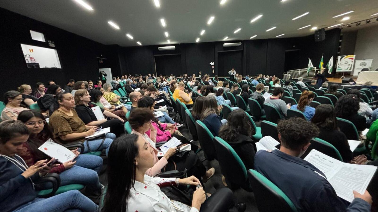 Evento reuniu poder público e sociedade civil para avaliar e propor melhorias ao SUAS no município